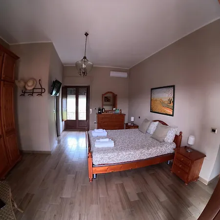 A Casa Di Maybe Bed and Breakfast Καζέρτα